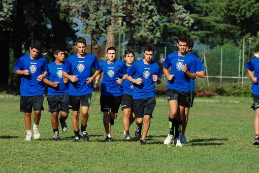 Arbitri al lavoro durante il ritiro di Cadimare.