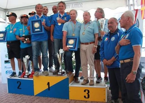 Il podio dei campionati italiani di traina costiera andati in scena a Rapallo e organizzati dalla locale sezione della Lega Navale Italiana