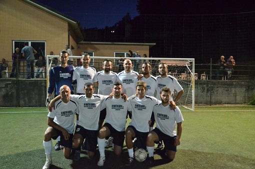 La squadra dell'UC Favale, dominatrice della Aveto League a Rezzoaglio.