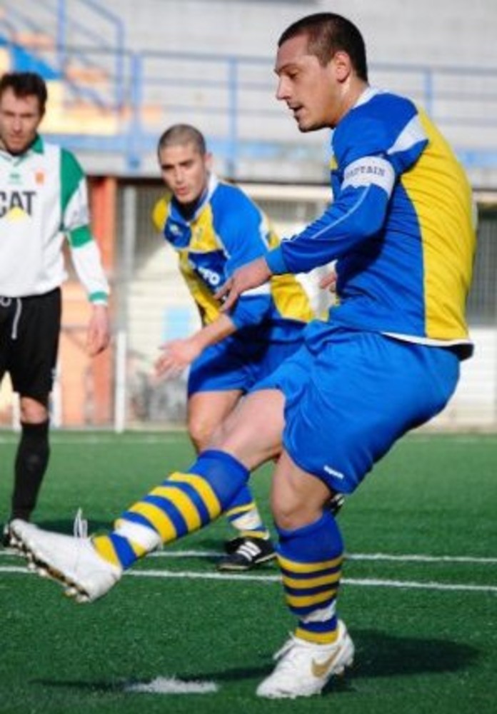 Alessio Talia con la maglia della Rapid Nozarego