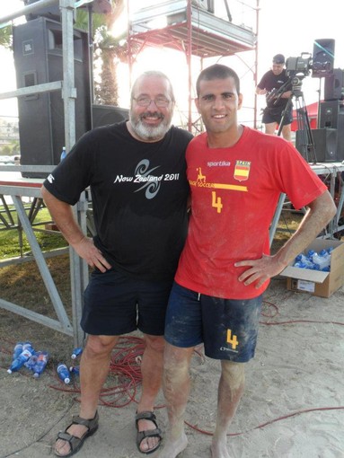 Giacomo Gandolfo, con la maglia della nazionale spagnola di beach soccer