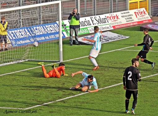 Il primo gol di Daniele Rosso: il bomber dsi ripeterà per il definitivo 2-2 diciannove minuti dopo.